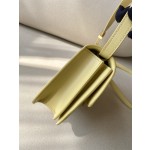 𝐂𝐞𝐥𝐢𝐧𝐞 Box Teen bag in polished calfskin