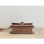 𝐂𝐞𝐥𝐢𝐧𝐞 Box Teen bag in polished calfskin