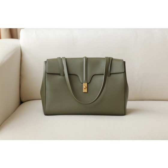 𝐂𝐞𝐥𝐢𝐧𝐞 soft 16 large soft bag in smooth calfskin