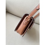 𝐂𝐞𝐥𝐢𝐧𝐞 Triomphe Medium 22.5cm