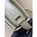 𝐂𝐞𝐥𝐢𝐧𝐞 Triomphe Medium 22.5cm