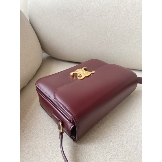 𝐂𝐞𝐥𝐢𝐧𝐞 Triomphe Medium 22.5cm