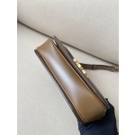 𝐂𝐞𝐥𝐢𝐧𝐞 Triomphe Medium 22.5cm