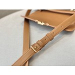 𝐂𝐞𝐥𝐢𝐧𝐞 Triomphe Medium 22.5cm