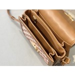 𝐂𝐞𝐥𝐢𝐧𝐞 Triomphe Medium 22.5cm