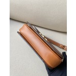 𝐂𝐞𝐥𝐢𝐧𝐞 Triomphe Medium 22.5cm