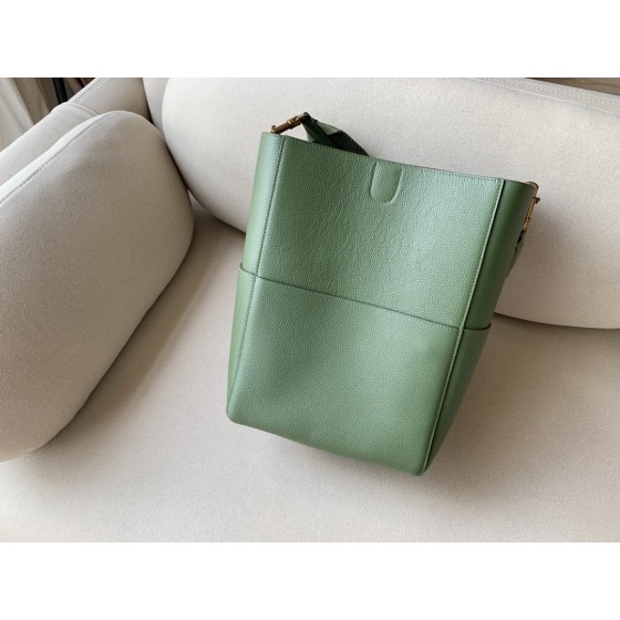 𝐂𝐞𝐥𝐢𝐧𝐞 SANGLE BUCKET bucket bag in soft grained calfskin