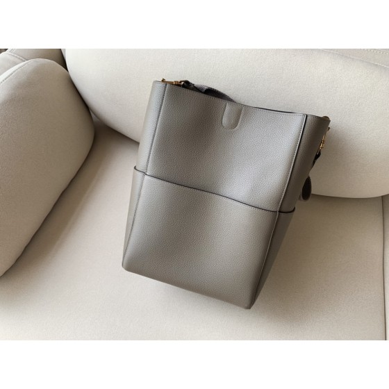 𝐂𝐞𝐥𝐢𝐧𝐞 SANGLE BUCKET bucket bag in soft grained calfskin