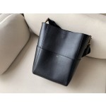 𝐂𝐞𝐥𝐢𝐧𝐞 SANGLE BUCKET bucket bag in soft grained calfskin