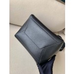 𝐂𝐞𝐥𝐢𝐧𝐞 SANGLE BUCKET bucket bag in soft grained calfskin