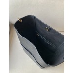 𝐂𝐞𝐥𝐢𝐧𝐞 SANGLE BUCKET bucket bag in soft grained calfskin