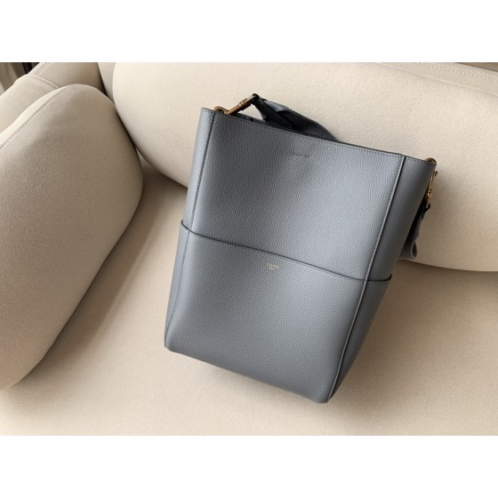 𝐂𝐞𝐥𝐢𝐧𝐞 SANGLE BUCKET bucket bag in soft grained calfskin