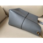 𝐂𝐞𝐥𝐢𝐧𝐞 SANGLE BUCKET bucket bag in soft grained calfskin