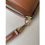 𝐂𝐞𝐥𝐢𝐧𝐞 BUCKET 16 bucket bag in smooth calfskin