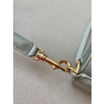 𝐂𝐞𝐥𝐢𝐧𝐞 BUCKET 16 bucket bag in smooth calfskin