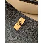 𝐂𝐞𝐥𝐢𝐧𝐞 BUCKET 16 bucket bag in smooth calfskin