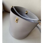 𝐂𝐞𝐥𝐢𝐧𝐞 BUCKET 16 bucket bag in smooth calfskin