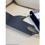 𝐂𝐞𝐥𝐢𝐧𝐞 SANGLE BUCKET Small wide striped fabric bucket bag