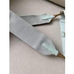 𝐂𝐞𝐥𝐢𝐧𝐞 SANGLE BUCKET Small wide striped fabric bucket bag