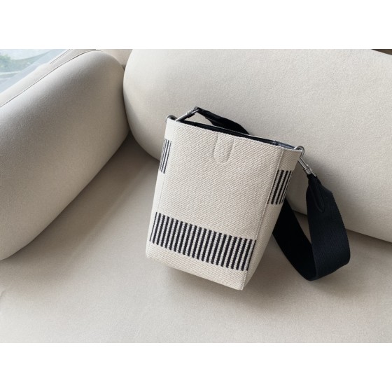 𝐂𝐞𝐥𝐢𝐧𝐞 SANGLE BUCKET Small wide striped fabric bucket bag