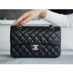 𝐂𝐇𝐀𝐍𝐄𝐋 Classic Flap Italy 🇮🇹 "𝗚𝗥" Original Lambskin 🐑 Classic Mouth Flap Bag Silver Buckle Black Small