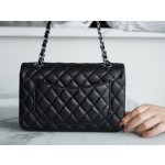 𝐂𝐇𝐀𝐍𝐄𝐋 Classic Flap Italy 🇮🇹 "𝗚𝗥" Original Lambskin 🐑 Classic Mouth Flap Bag Silver Buckle Black Small