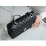 𝐂𝐇𝐀𝐍𝐄𝐋 Classic Flap Italy 🇮🇹 "𝗚𝗥" Original Lambskin 🐑 Classic Mouth Flap Bag Silver Buckle Black Small