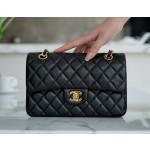 𝐂𝐇𝐀𝐍𝐄𝐋 Classic Flap Italy 🇮🇹 The 𝗚𝗥" Original Lambskin 🐑 Classic Flap Bag Gold Buckle Black Small