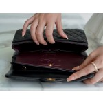 𝐂𝐇𝐀𝐍𝐄𝐋 Classic Flap Italy 🇮🇹 The 𝗚𝗥" Original Lambskin 🐑 Classic Flap Bag Gold Buckle Black Small