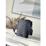 𝐋𝐎𝐔𝐈𝐒 𝐕𝐔𝐈𝐓𝐓𝐎𝐍  M82248