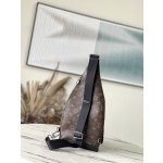 𝐋𝐎𝐔𝐈𝐒 𝐕𝐔𝐈𝐓𝐓𝐎𝐍 M30936 Presbyopia Duo Shoulder Bag Stitching