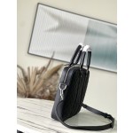 𝐋𝐎𝐔𝐈𝐒 𝐕𝐔𝐈𝐓𝐓𝐎𝐍 N40444 Pressed Voyage Small Briefcase