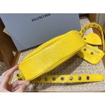 BALENCIAGA 𝐋𝐞 𝐂𝐚𝐠𝐨𝐥𝐞 Moon Bag