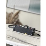 𝐋𝐎𝐔𝐈𝐒 𝐕𝐔𝐈𝐓𝐓𝐎𝐍 M21621 Yayoi Kusama series