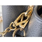 𝐋𝐎𝐔𝐈𝐒 𝐕𝐔𝐈𝐓𝐓𝐎𝐍 M22512 black color matching enamel floral chain