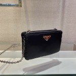 𝐏𝐑𝐀𝐃𝐀 New twin bags