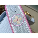 𝐋𝐎𝐔𝐈𝐒 𝐕𝐔𝐈𝐓𝐓𝐎𝐍 M22515 Twist Small Bag