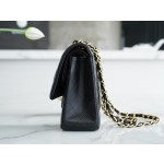 𝐂𝐇𝐀𝐍𝐄𝐋 Classic Flap Italy 🇮🇹 The 𝗚𝗥" Original Lambskin 🐑 Classic Flap Bag Gold Buckle Black Medium