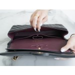 𝐂𝐇𝐀𝐍𝐄𝐋 Classic Flap Italy 🇮🇹 The 𝗚𝗥" Original Lambskin 🐑 Classic Flap Bag Gold Buckle Black Medium