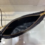 𝐏𝐑𝐀𝐃𝐀 New 1BH171 crease