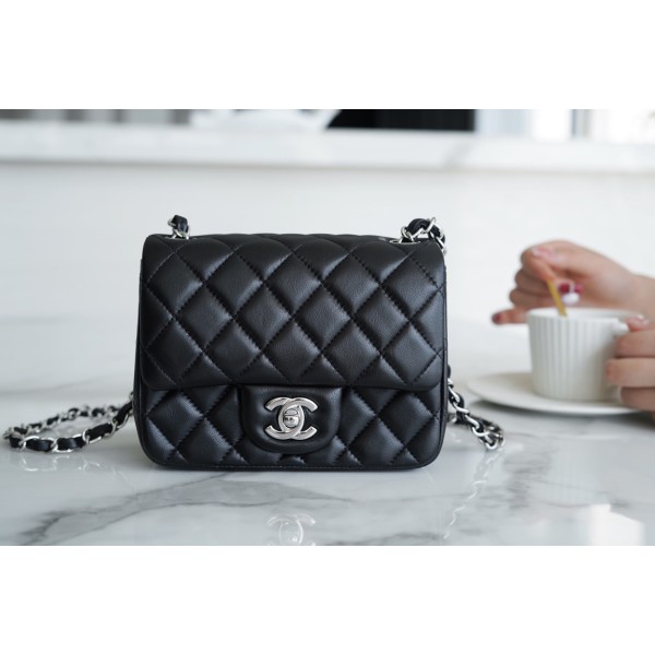 𝐂𝐇𝐀𝐍𝐄𝐋 Classic Flap Italy 🇮🇹 The 𝗚𝗥" Original Lambskin 🐑 Classic Mouth Flap Bag Silver Buckle Black Square Fat 🔆