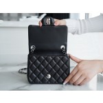 𝐂𝐇𝐀𝐍𝐄𝐋 Classic Flap Italy 🇮🇹 The 𝗚𝗥" Original Lambskin 🐑 Classic Mouth Flap Bag Silver Buckle Black Square Fat 🔆