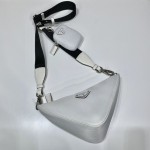 𝐏𝐑𝐀𝐃𝐀 Triangle Crossbody Bag