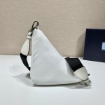 𝐏𝐑𝐀𝐃𝐀 Triangle Crossbody Bag