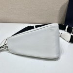 𝐏𝐑𝐀𝐃𝐀 Triangle Crossbody Bag