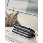 𝐋𝐎𝐔𝐈𝐒 𝐕𝐔𝐈𝐓𝐓𝐎𝐍 M22038 This Twist Medium Bag