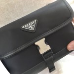 𝐏𝐑𝐀𝐃𝐀𝐀 Mini shape messenger bag