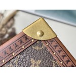 𝐋𝐎𝐔𝐈𝐒 𝐕𝐔𝐈𝐓𝐓𝐎𝐍  M20037 Red This jewelry box is decorated with a simple and elegant Monogram canvas bag