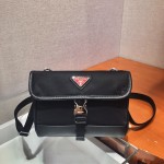 𝐏𝐑𝐀𝐃𝐀𝐀 Mini shape messenger bag