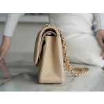 𝐂𝐇𝐀𝐍𝐄𝐋 Classic Flap Italy 🇮🇹 The 𝗚𝗥" Original Lambskin 🐑 Classic Flap Bag Gold Buckle Medium Elegant Light Apricot 🔆